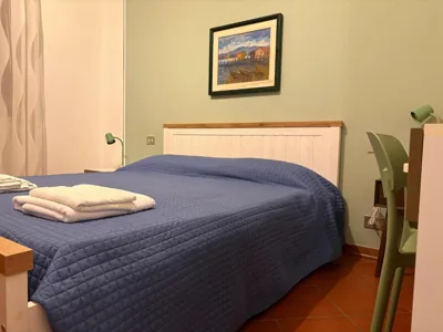 バスルーム共用ダブルルーム — Home Sweet Home Affittacamere - Lucca